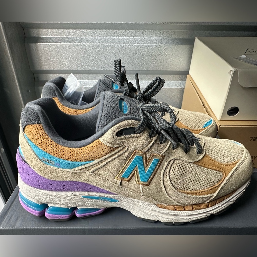 New Balance 2002r J. Crew Incense Men’s 10/Women’s 11.5